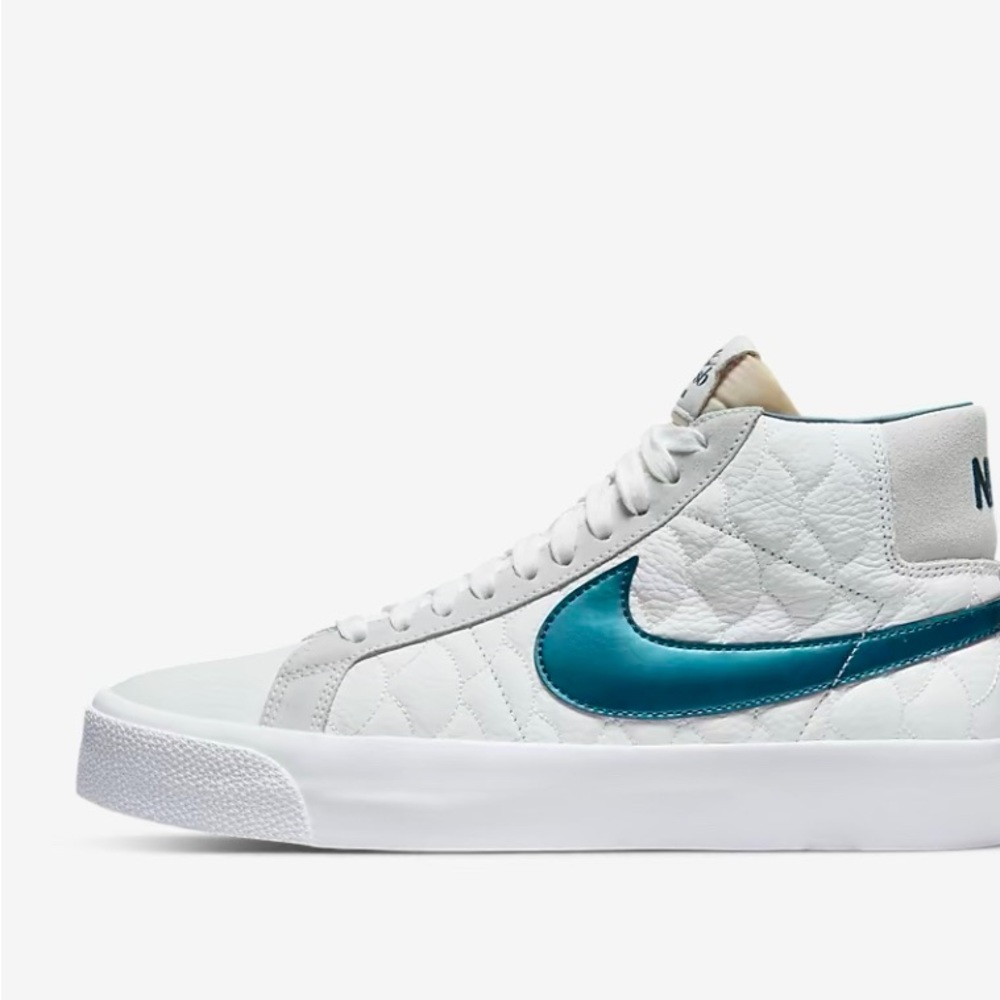 Nike SB Zoom Blazer Mid EK- Men’s 9, Women’s 10.5